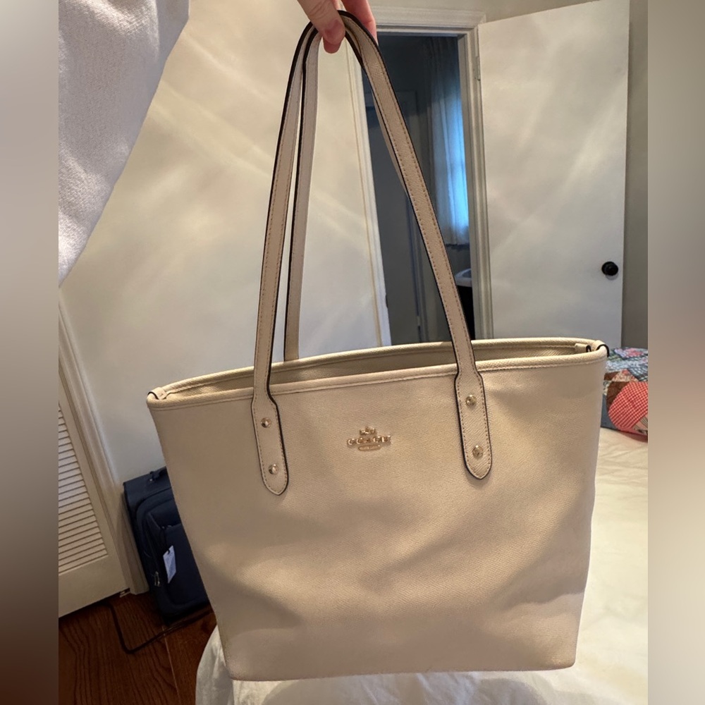 white coach purse